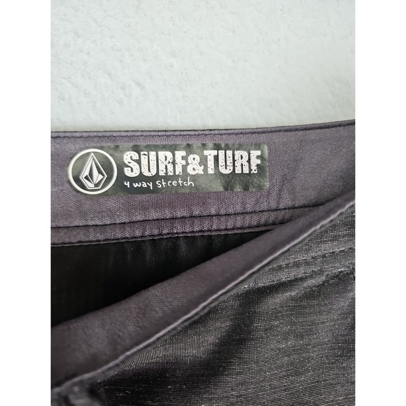 Volcom Men's Size 39 Surf & Turf Hybrid Shorts 4- Way Stretch Black Dark Gray - Picture 2 of 6